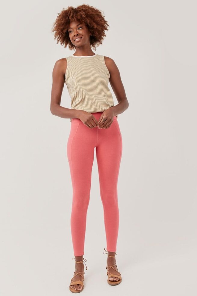 Sustainable Yoga Clothes That Look Amazing In Any Pose