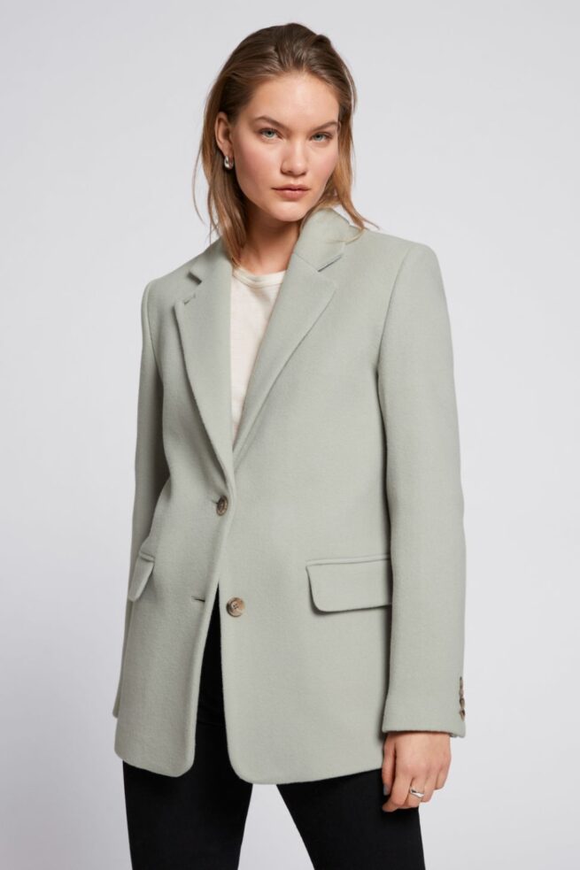 Don’t Get Caught Without These Spring Staples This Season