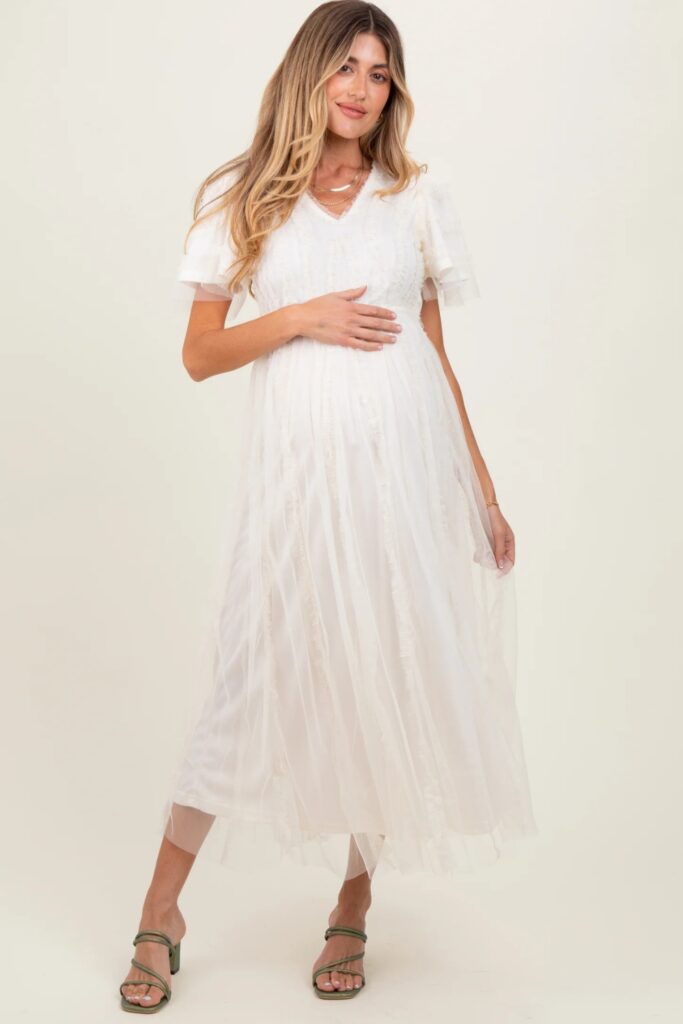 The BEST White Maternity Dresses for Photoshoot Found