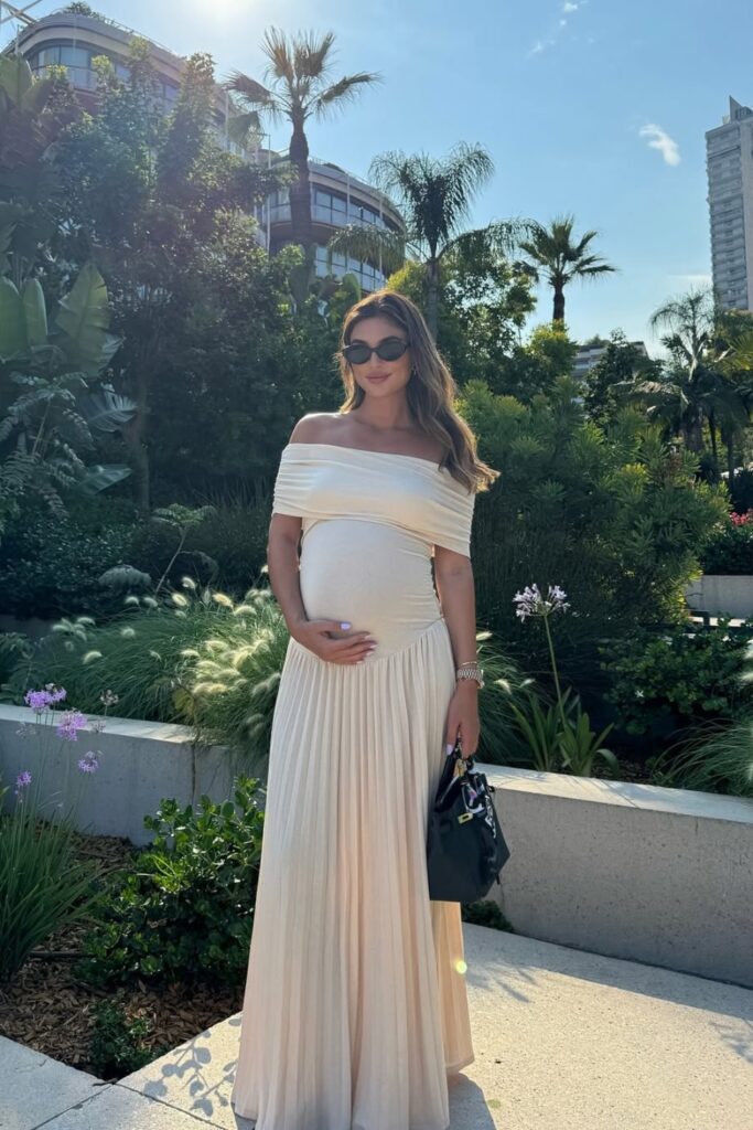 The BEST White Maternity Dresses for Photoshoot Found